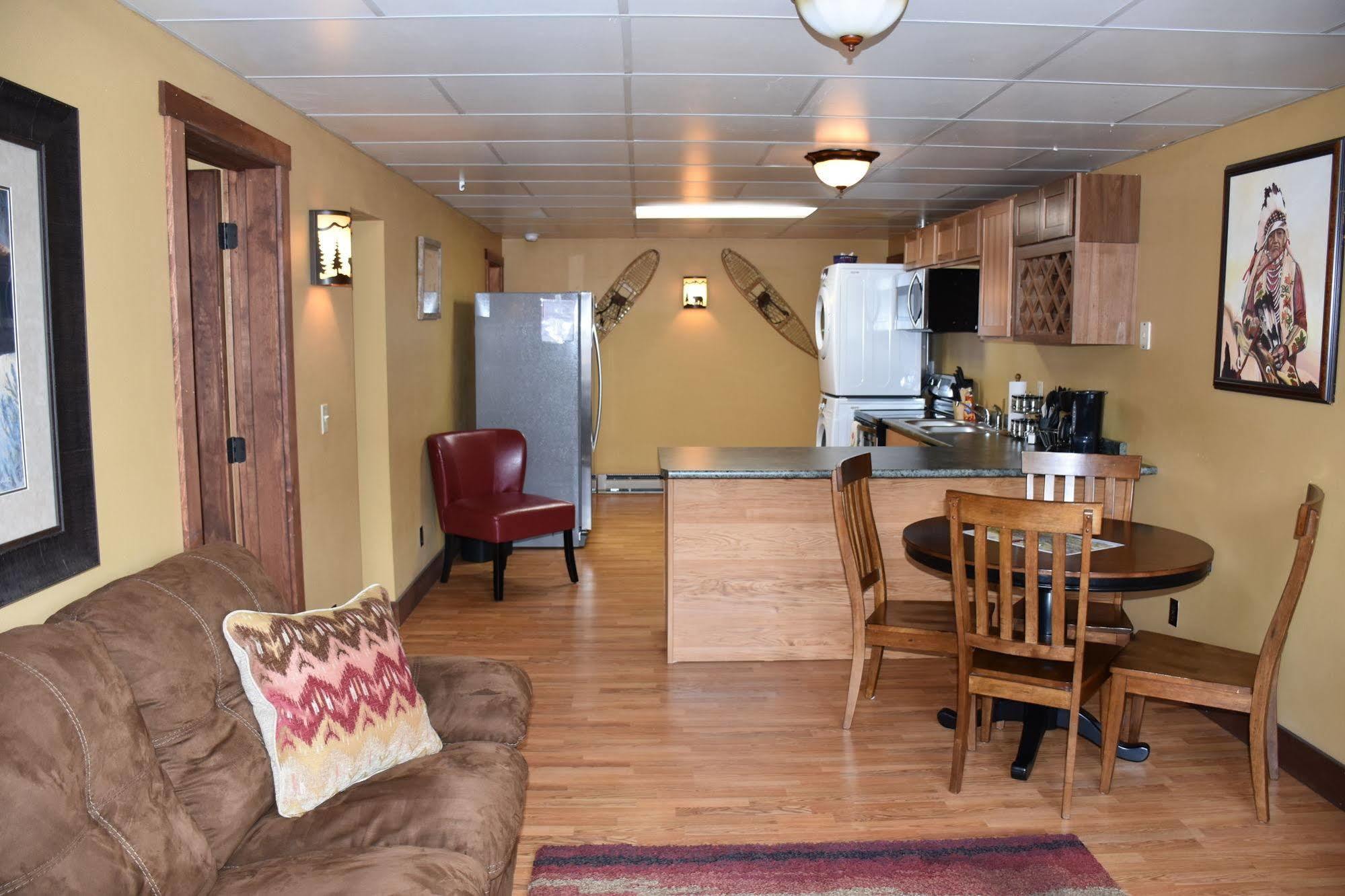 Yellowstone Condos & Suitesガーディナー エクステリア 写真